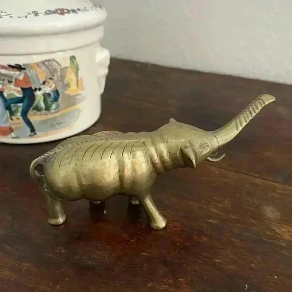 Vintage Brass Elephant Small Elephant Figure Solid Brass - Picture 2 of 6